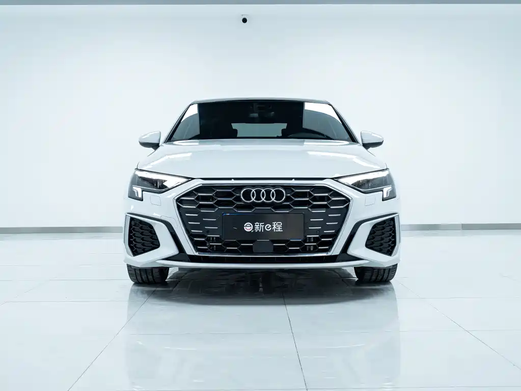 Audi A3 2024 — фото 2