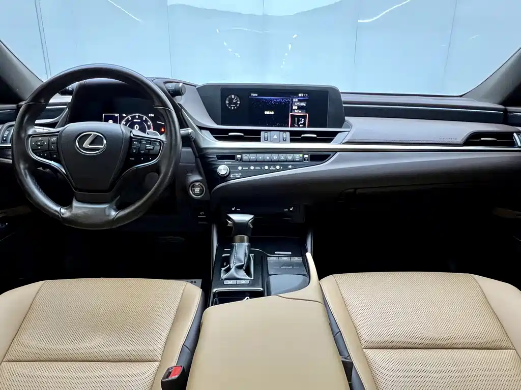 Lexus ES 2021 — фото 10