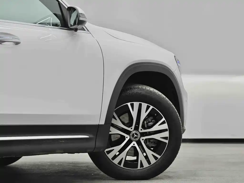 Mercedes-Benz GLB 2024 — фото 36
