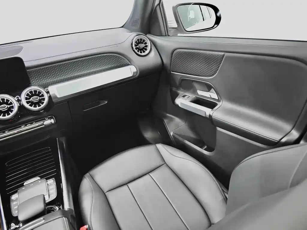Mercedes-Benz GLB 2024 — фото 10