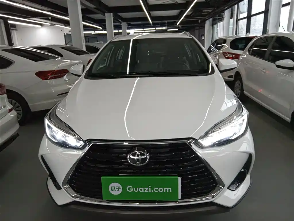 Toyota Yaris L 2022 — фото 3