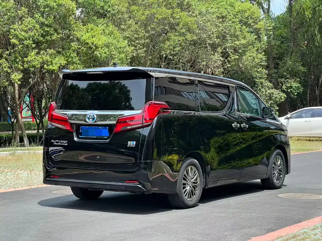 Toyota Alphard 2021 — фото 12