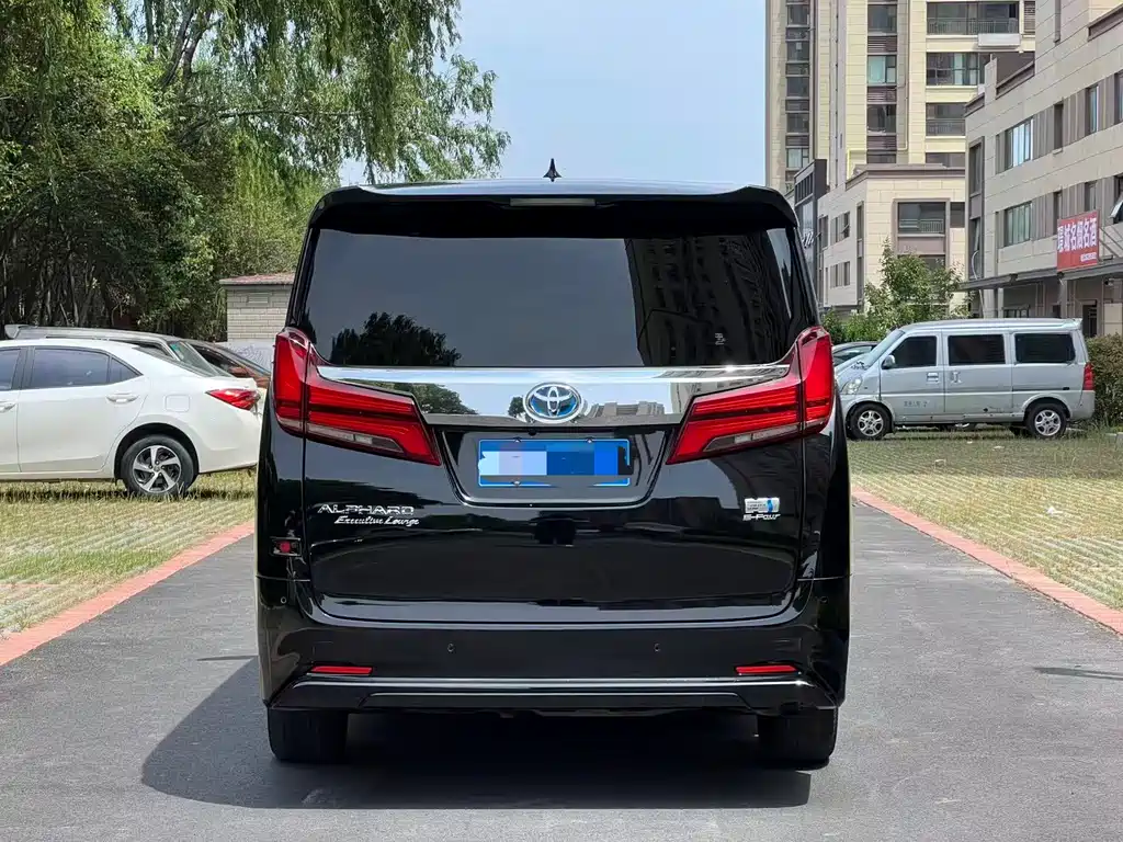 Toyota Alphard 2021 — фото 11