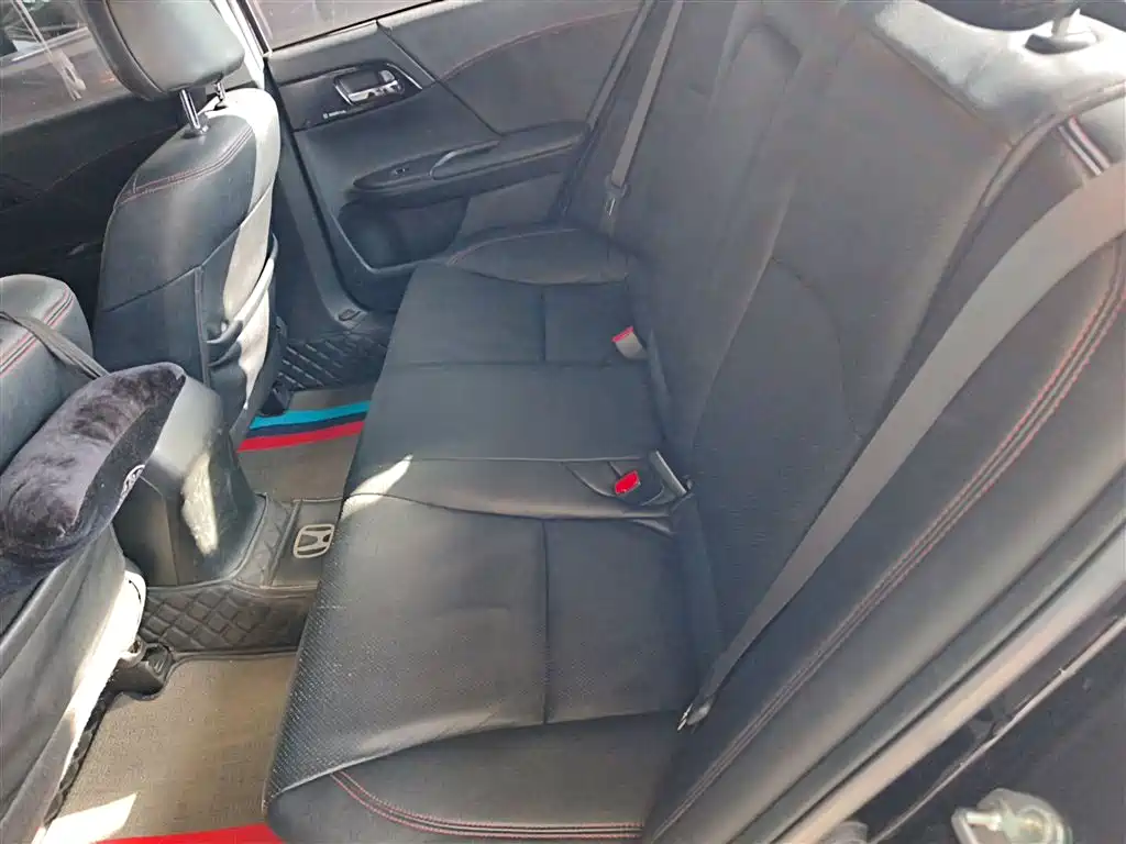 Honda Accord 2017 — фото 17