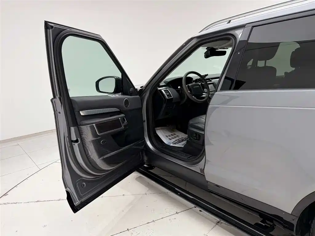 Land Rover Discovery 2020 — фото 13