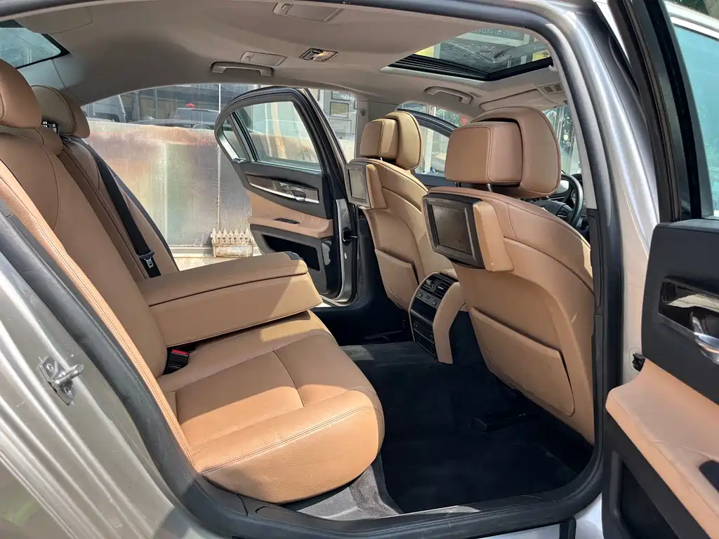 BMW 7 Series 2010 — фото 14