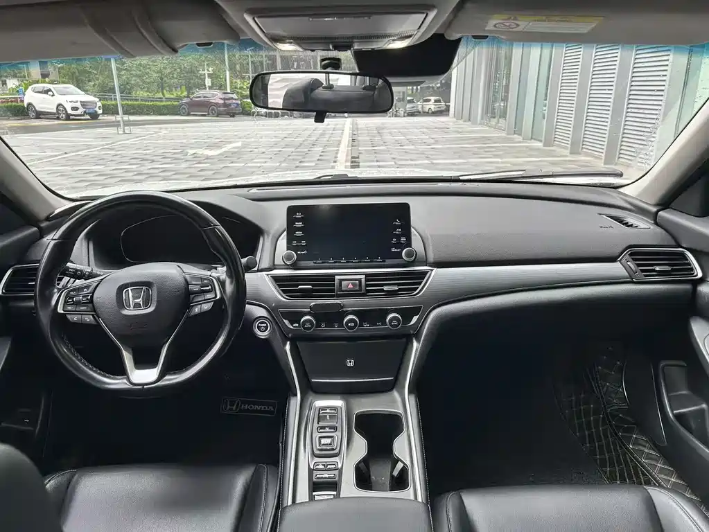 Honda Accord 2020 — фото 10