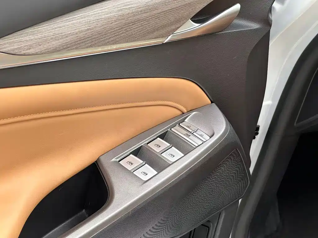 Maxus G50 Plug-In Hybrid 2025 — фото 16