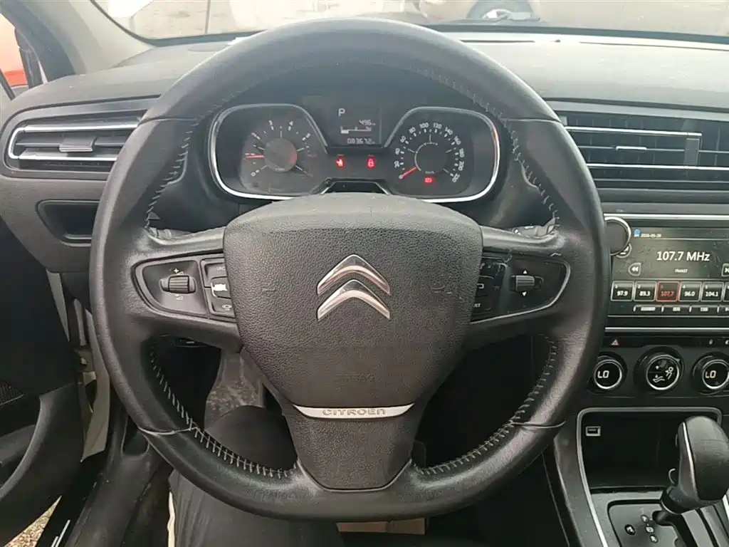 Citroen C4 2017 — фото 11