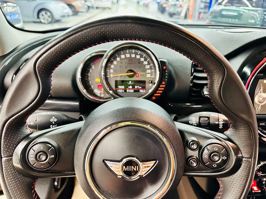 MINI Clubman 2017 — фото 43