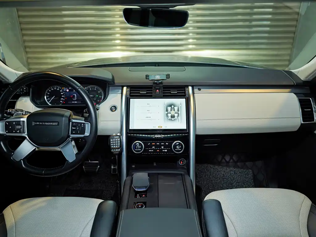 Land Rover Discovery 2022 — фото 7