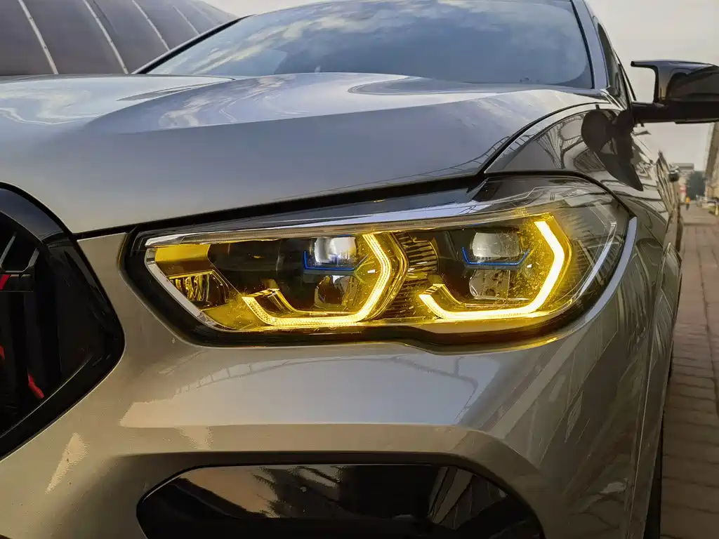 BMW X6 M 2022 — фото 17
