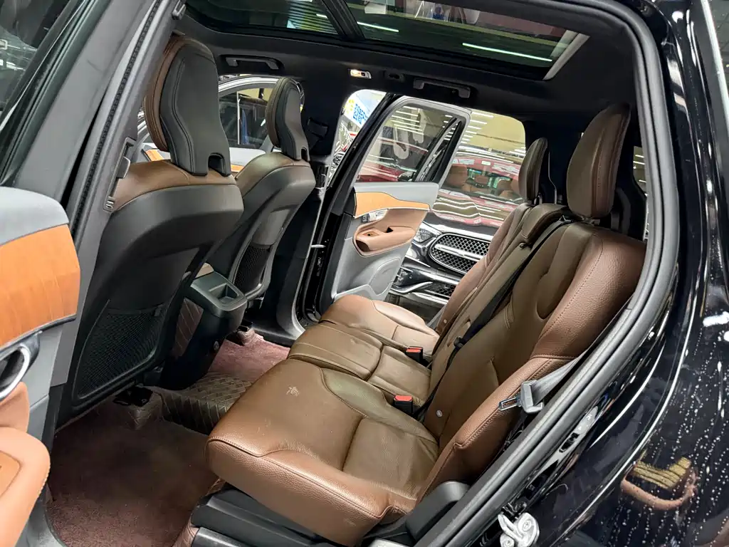 Volvo XC90 2022 — фото 13