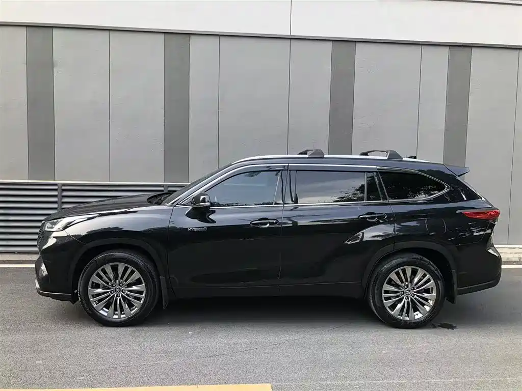 Toyota Highlander 2022 — фото 14