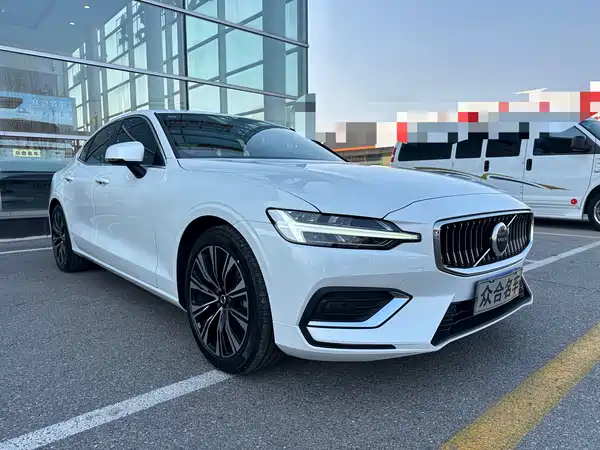 Volvo S60 2023