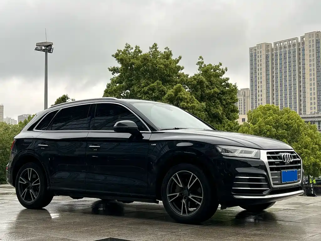 Audi Q5L 2021 — фото 3