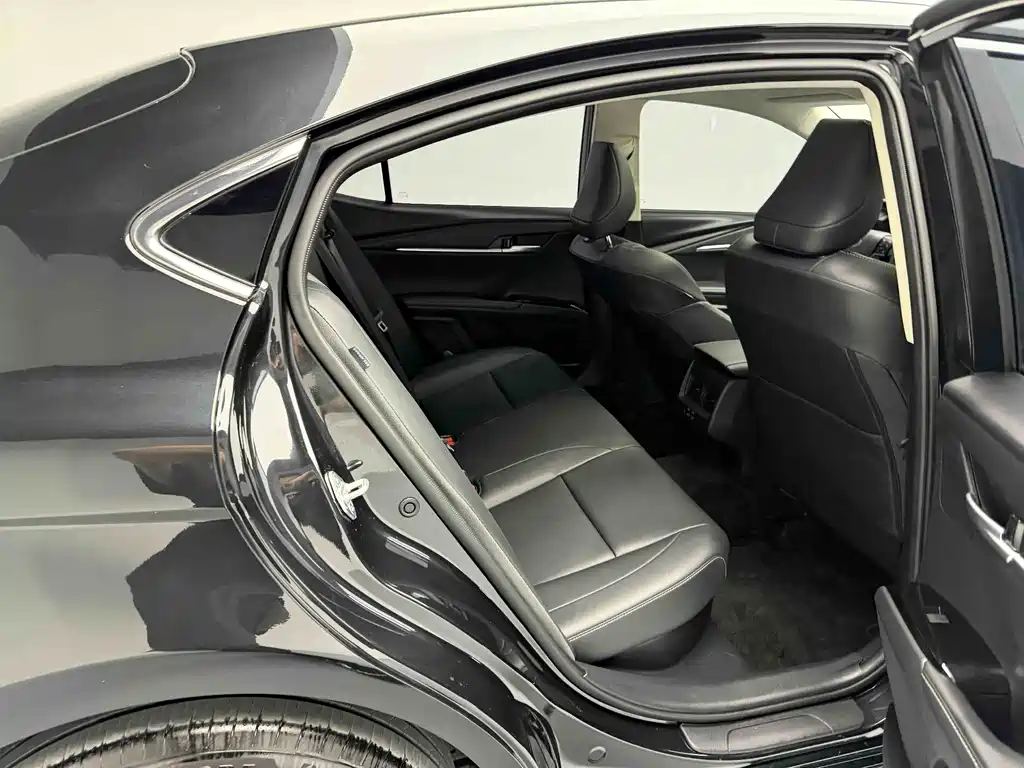 Toyota Camry 2025 — фото 19
