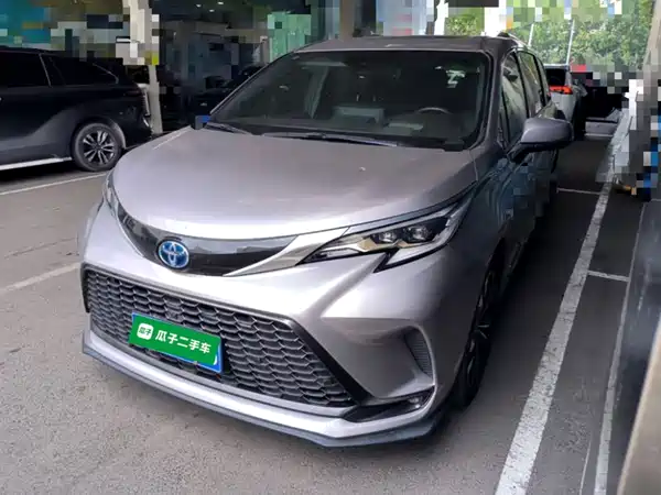 Toyota Granvia 2023