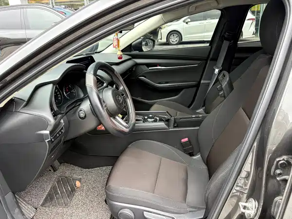 Mazda 3 Axela 2023