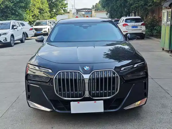 BMW 7 Series 2024