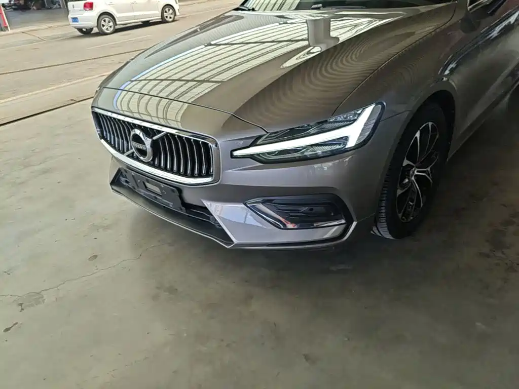 Volvo S60 2021 — фото 24