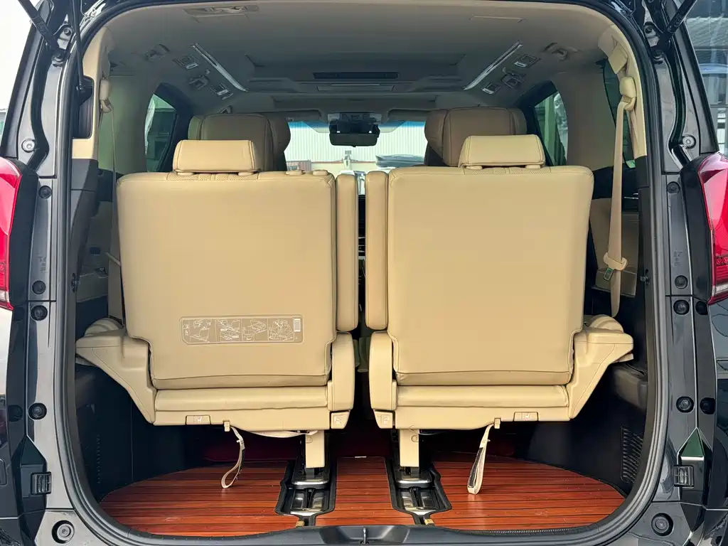 Toyota Alphard 2020 — фото 7