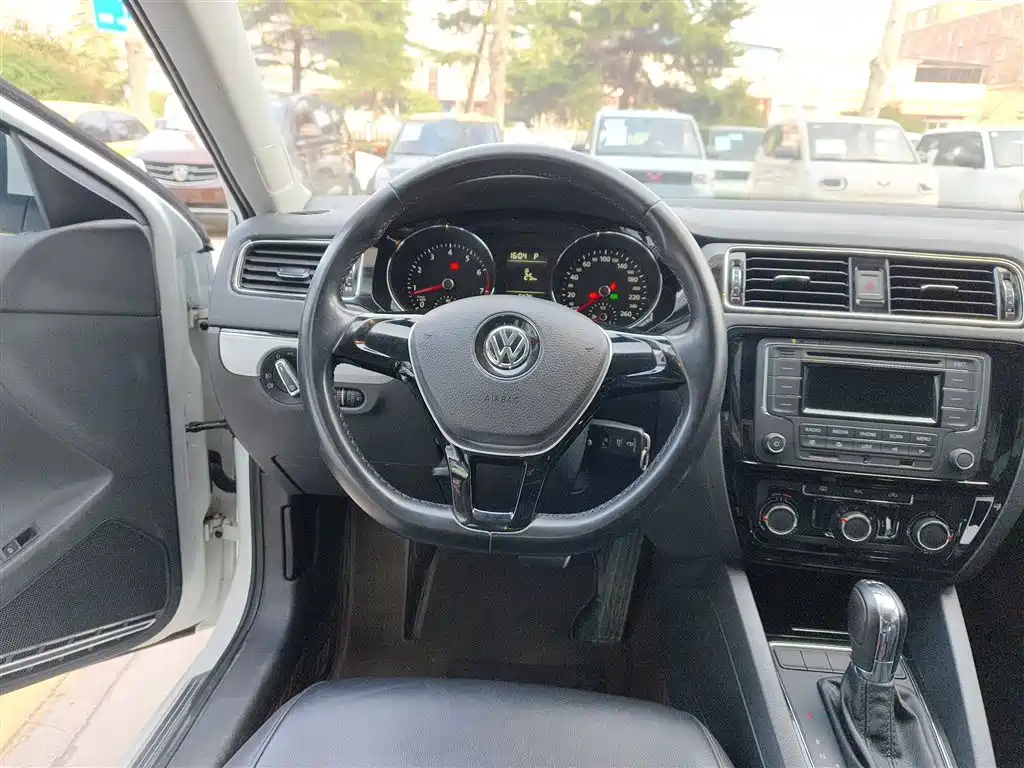 Volkswagen Sagitar 2015 — фото 11