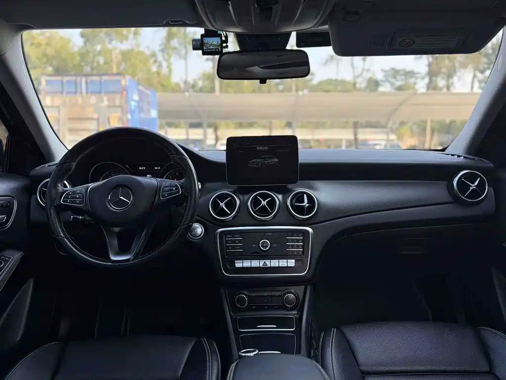 Mercedes-Benz GLA 2018 — фото 8