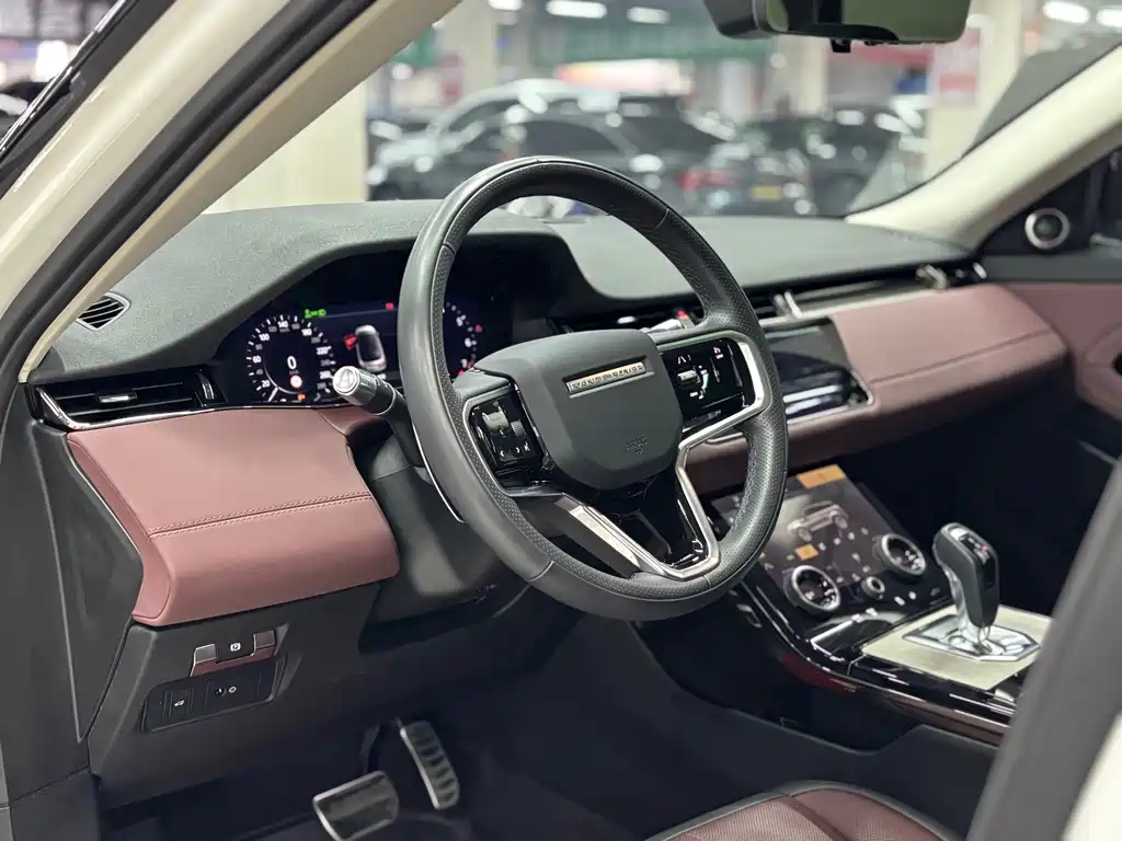 Land Rover Evoque 2023 — фото 13