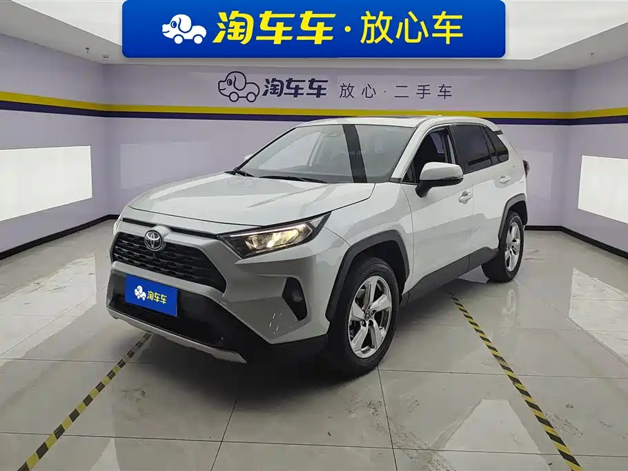 Toyota RAV4 2022 — фото 1