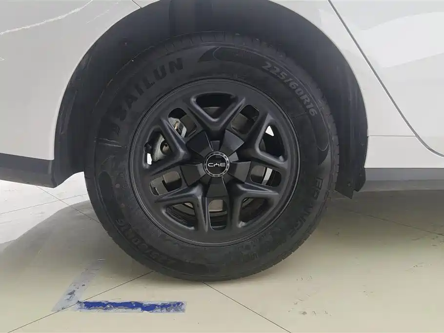 BYD Seal 05 DM-i 2025 — фото 6