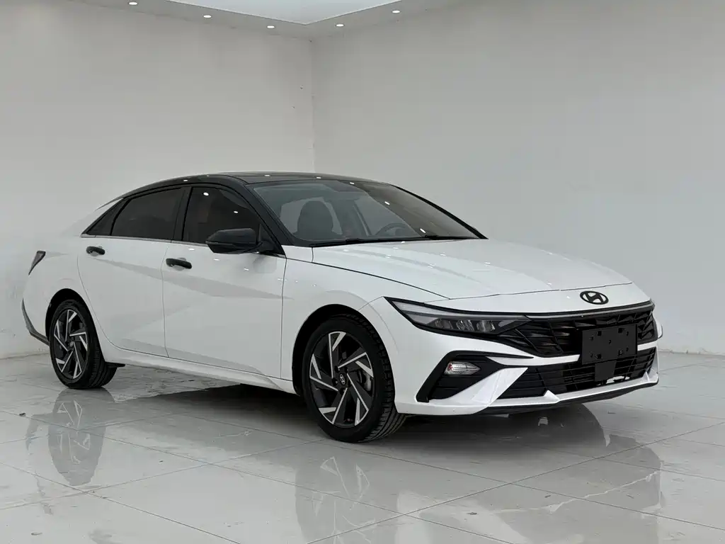 Hyundai Elantra 2024