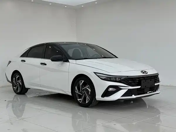 Hyundai Elantra 2024