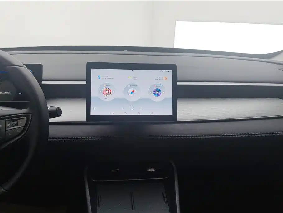 BYD Seal 05 DM-i 2025 — фото 13