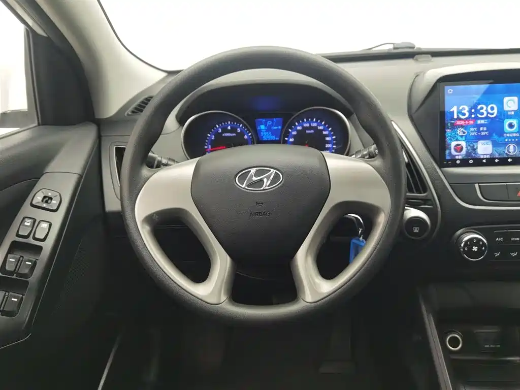 Hyundai ix35 2017 — фото 11