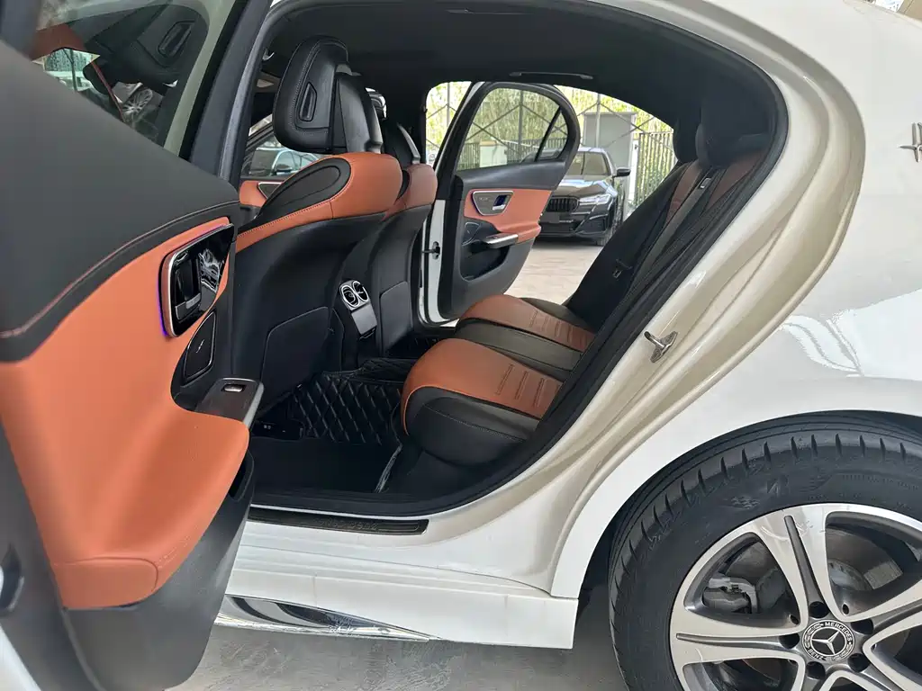 Mercedes-Benz C-Class 2022 — фото 13