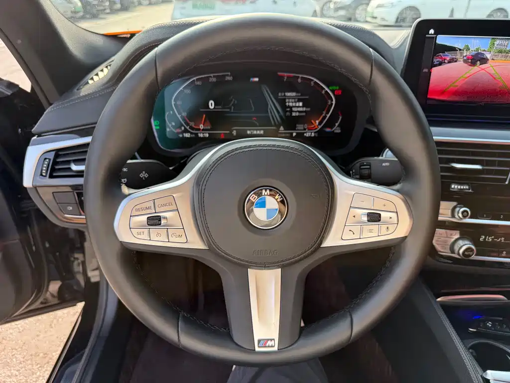 BMW 5 Series 2022 — фото 12