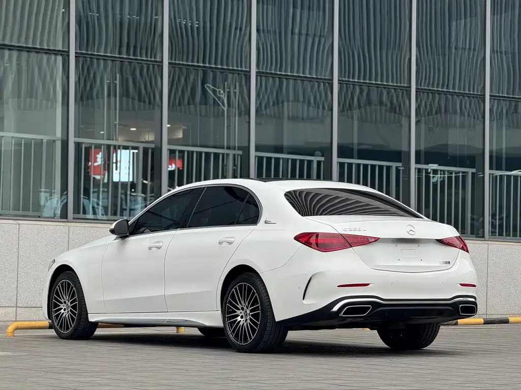 Mercedes-Benz C-Class 2024 — фото 4