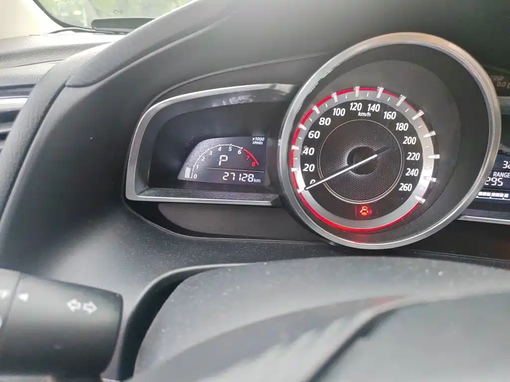 Mazda 3 Axela 2016