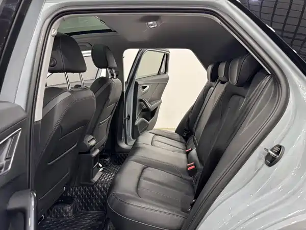 Audi Q2L 2023