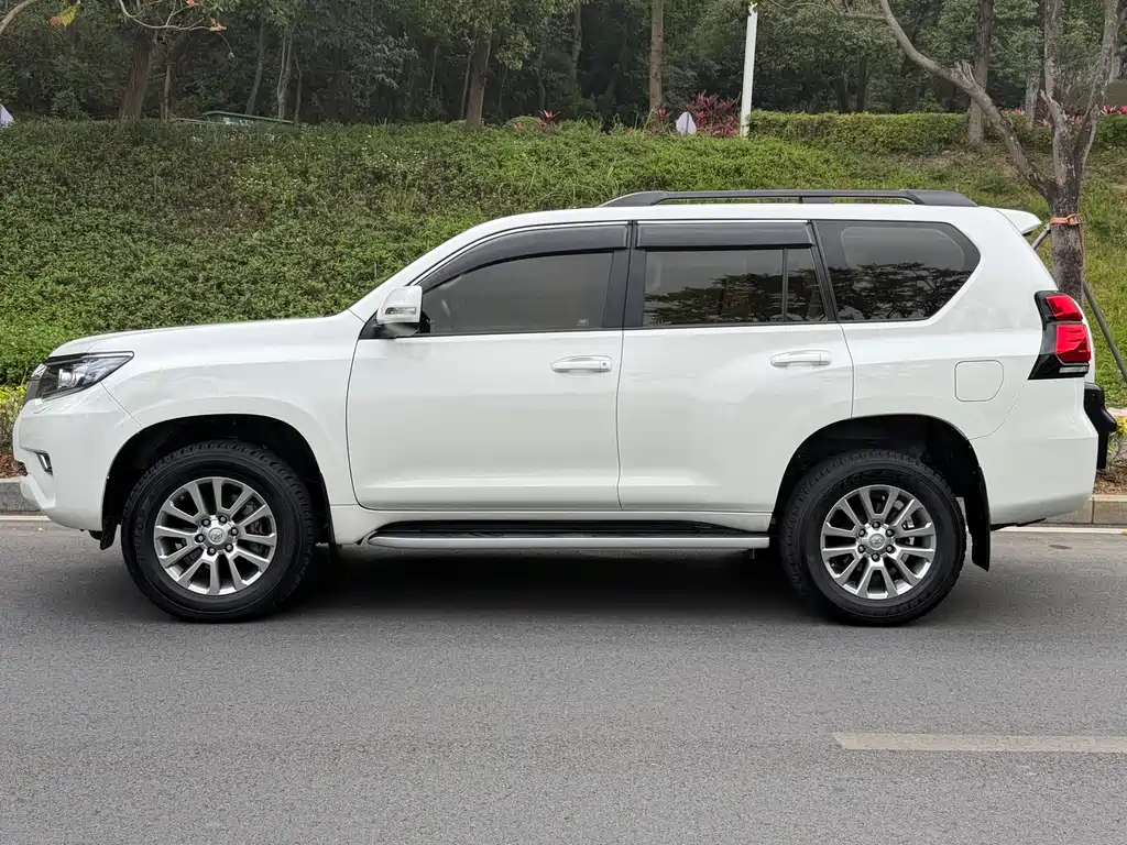 Toyota Prado 2018 — фото 3