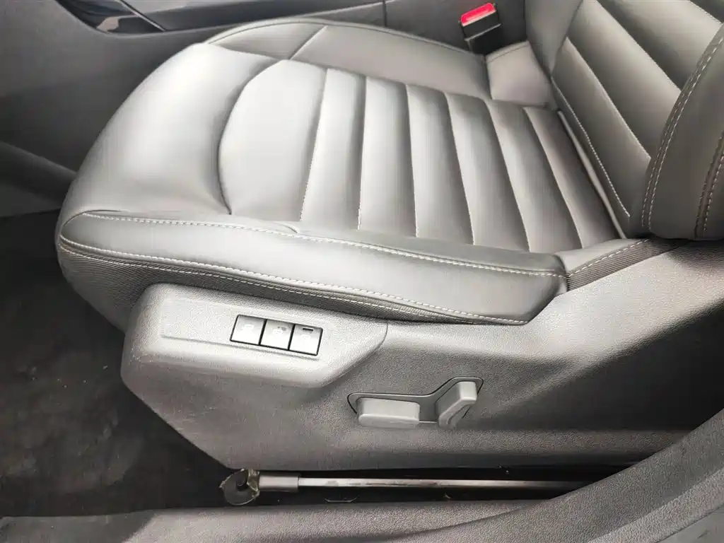 Citroen C6 2022 — фото 20