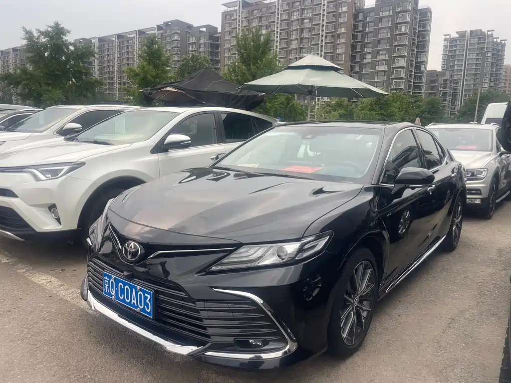 Toyota Camry 2024 — фото 1
