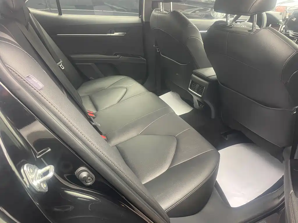 Toyota Camry 2024 — фото 11