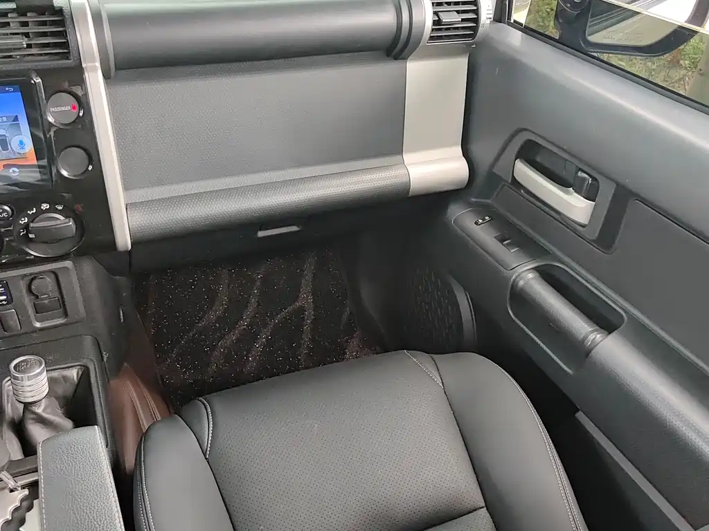 Toyota FJ Cruiser 2018 — фото 18