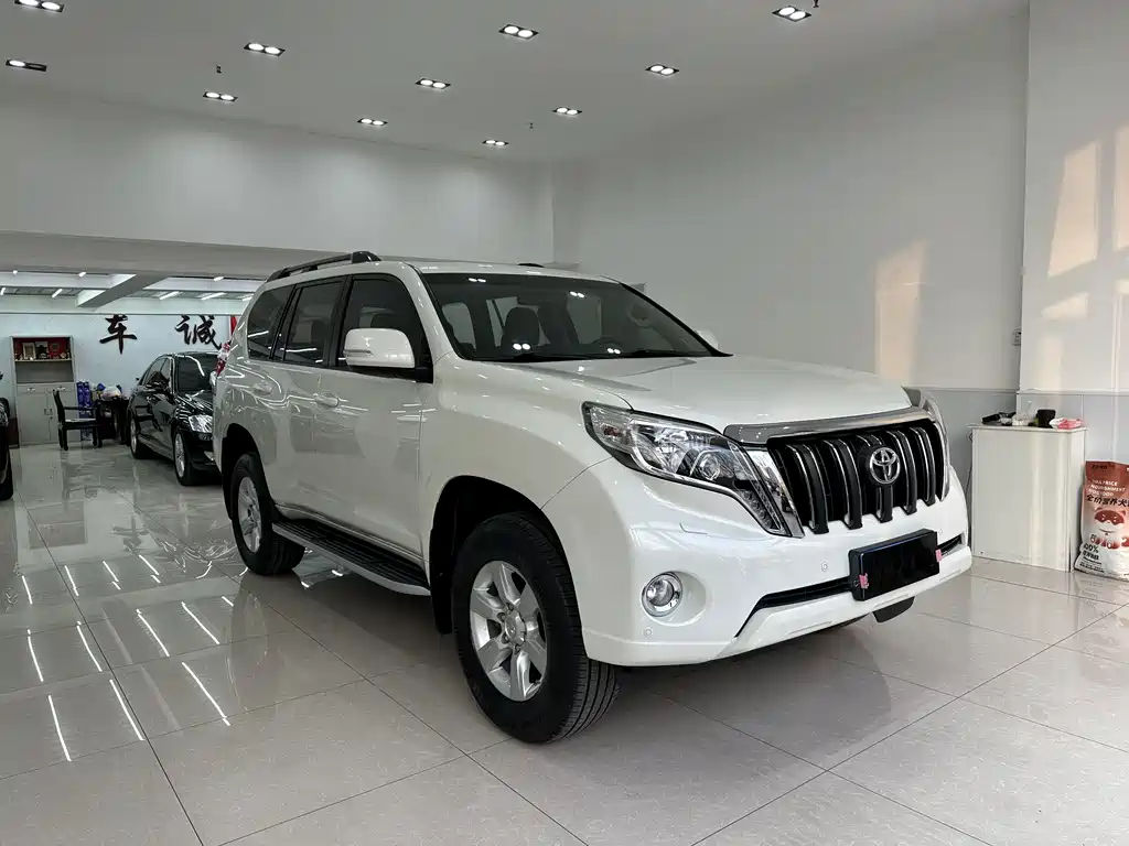Toyota Prado 2017 — фото 3