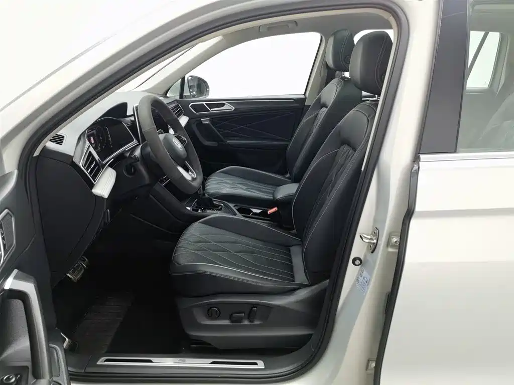 Volkswagen Tiguan L 2022 — фото 10