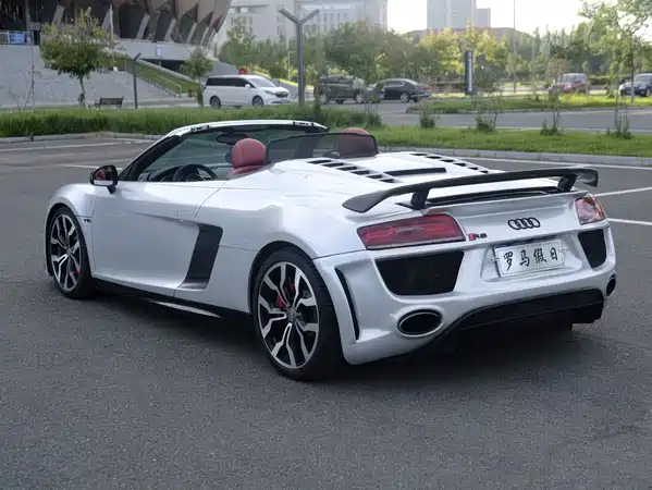 Audi R8 2011