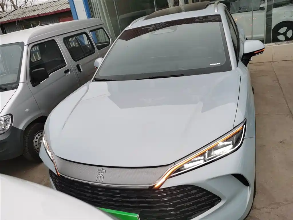 BYD L DM-i 2025 — фото 3