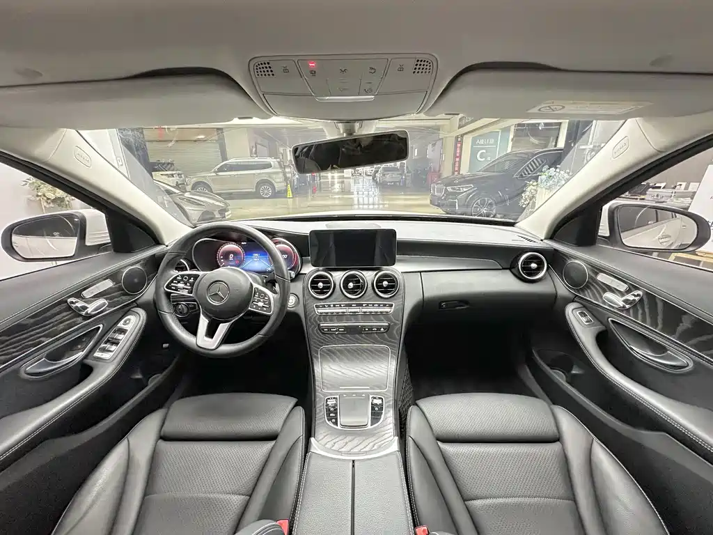Mercedes-Benz C-Class 2019 — фото 9